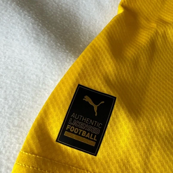 BVB women’s yellow game jersey - Picture 6 of 7
